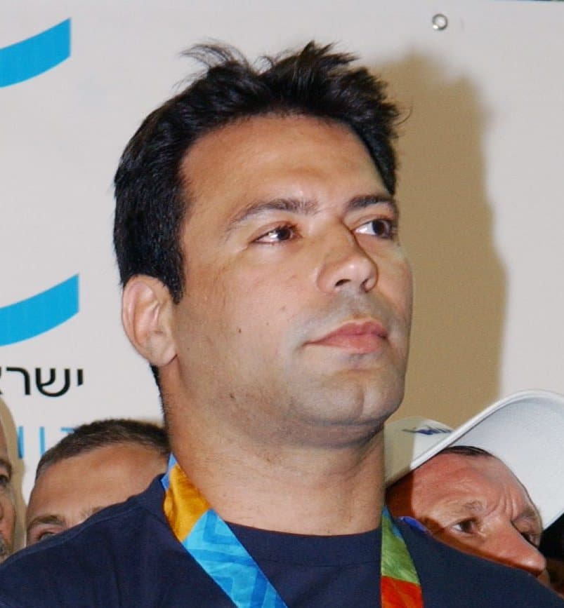 Bronze medalist judoka Arik Ze'evi at Ben-Gurion Airport upon his arrival from Athens 2004 Olympic Games