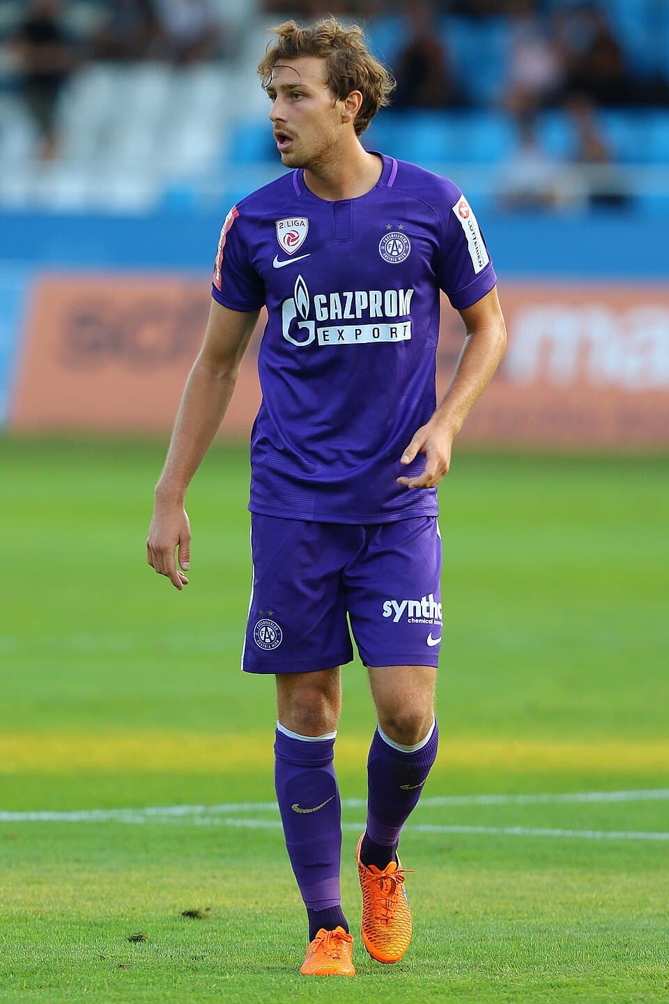 Championshipmatch of the 2nd League 2017–18 SC Wiener Neustadt (white shirts) vs. Young Violets (violet shirts) at 2018-08-17 in the Stadion in Wiener Neustadt . – The photo shows