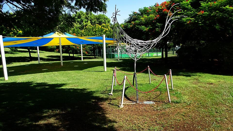 Name: Kfar Saba Park Kfar Saba Description: Kfar Saba Park, named after Yitzhak Vald, is the largest park in the city of Kfar Saba. Throughout the park are scattered statues of Nit