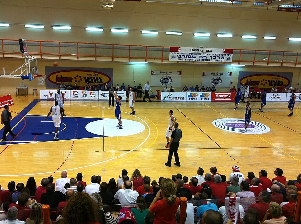 Free throw agains Hapoel Tel Aviv(basketball) in a match agianst hod hashron on the first game of "leomit league" of 2011/2012