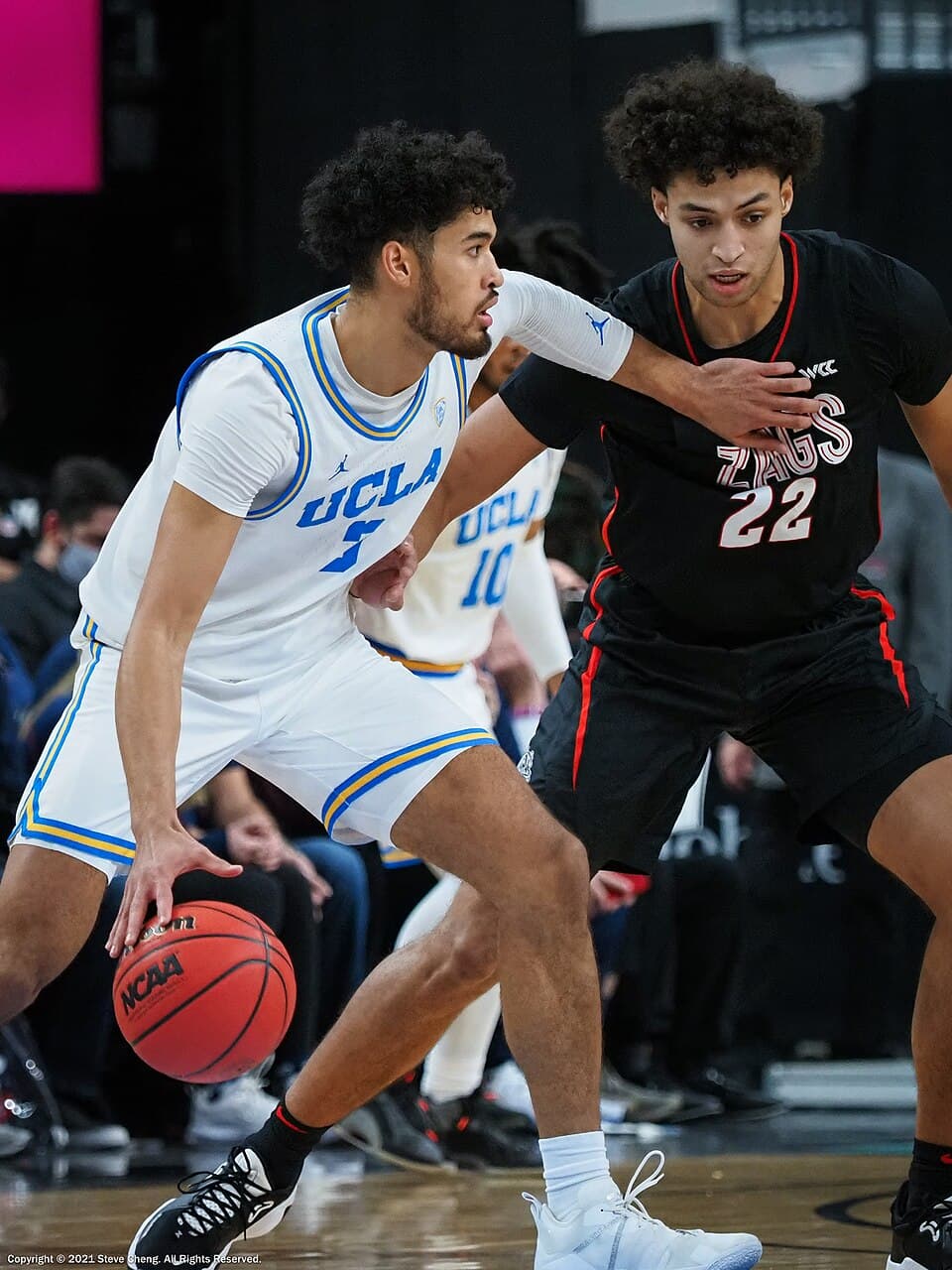 UCLA Bruins guard Johnny Juzang (3) guarded by Gonzaga Bulldogs forward Anton Watson (22); Gonzaga vs UCLA Basketball, November 23, 2021, Las Vegas, CA