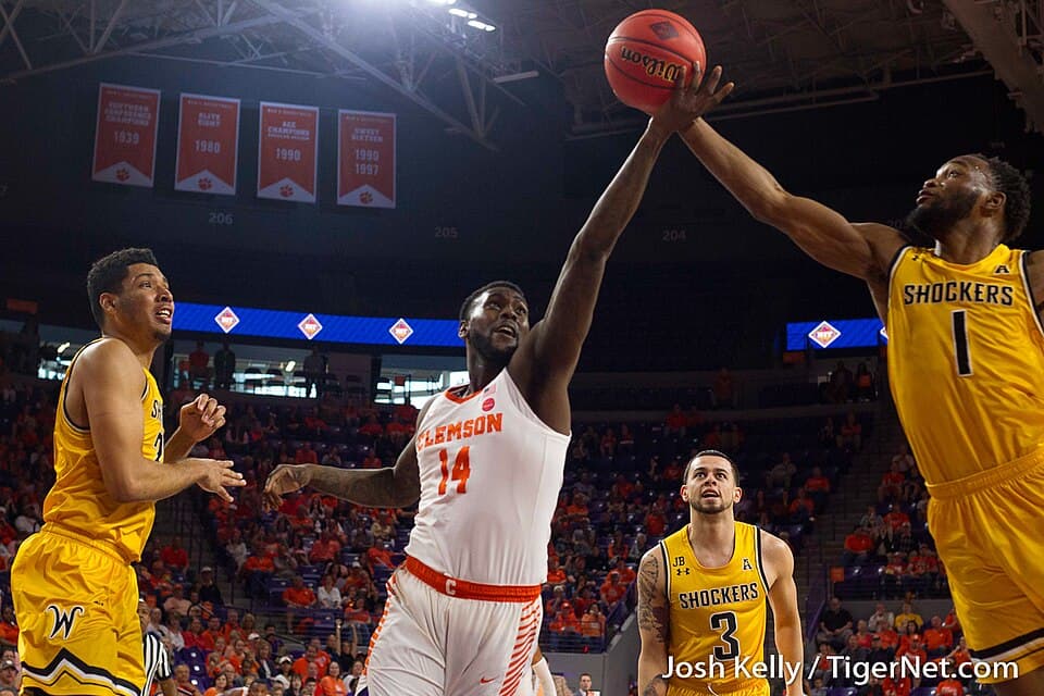Elijah Thomas blocks Markis McDuffie