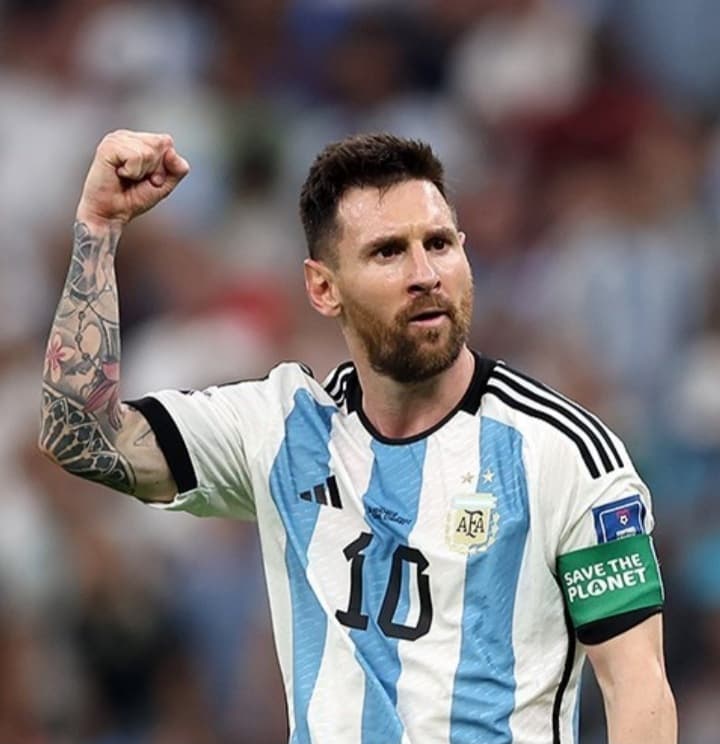 Argentina FOOTBALL Messi con la w:it:nazionale argentina durante i w:it:Mondiali del 2022 i Qatar