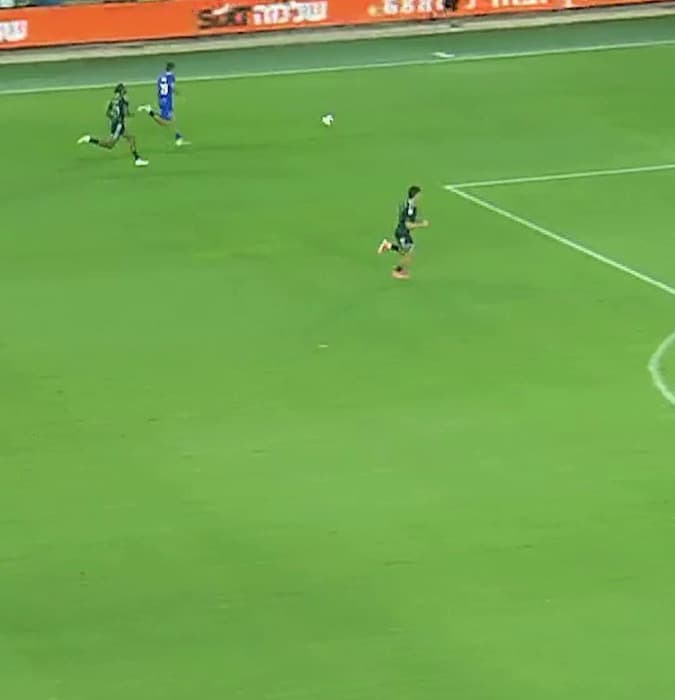 Niv Gabay in action for Ironi Kiryat Shmona against Maccabi Haifa