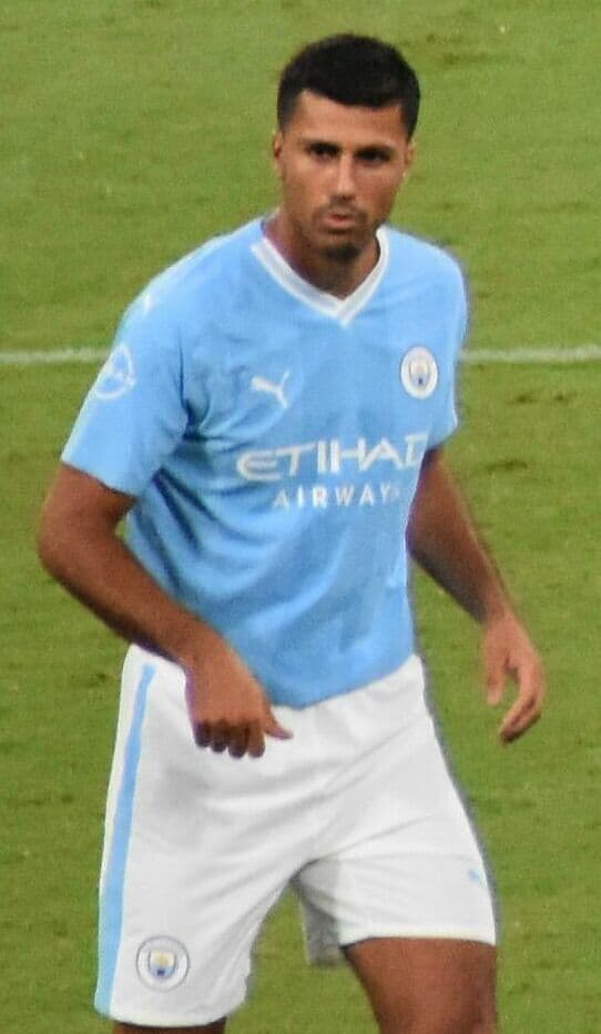 Rodri in action for Manchester City