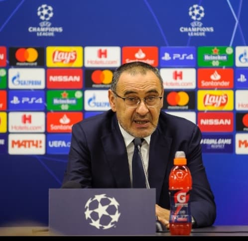 Maurizio Sarri in conferenze stampa dopo una partita tra Juventus-Lokomotiv Mosca in Champions League