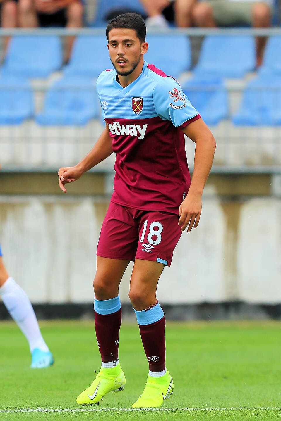 Friendly match Hertha BSC (blue-white shirts) vs. West Ham United (red-blue shirts) at 31-07-2019 3-5 (3-2) in the Sonnenseestadium in Ritzing . – The photo shows Pablo Fornals (We