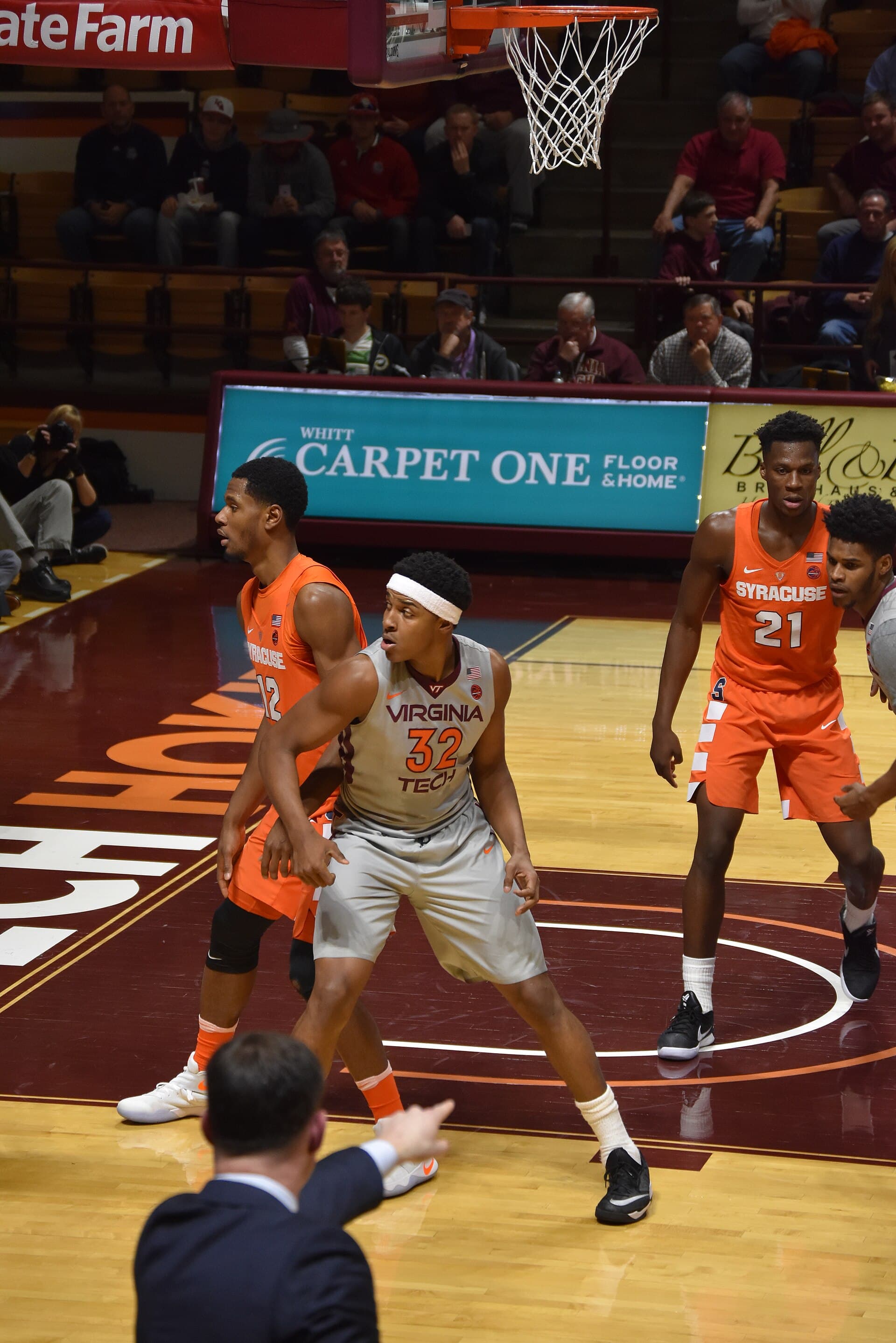 Zach Leday works against Taurean Thompson